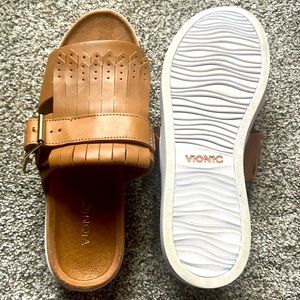 NWOT Vionic  Women Fillmore Black Sandals